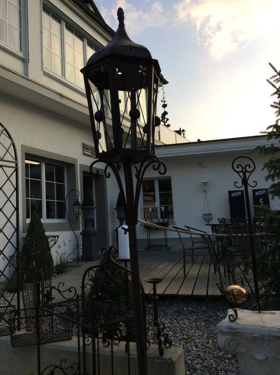 Landcafe Mit Mini Hotel Burgdorf Bagian luar foto