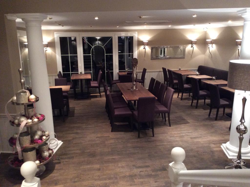 Landcafe Mit Mini Hotel Burgdorf Bagian luar foto