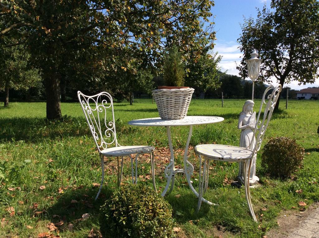 Landcafe Mit Mini Hotel Burgdorf Bagian luar foto