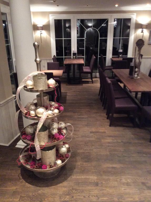 Landcafe Mit Mini Hotel Burgdorf Bagian luar foto