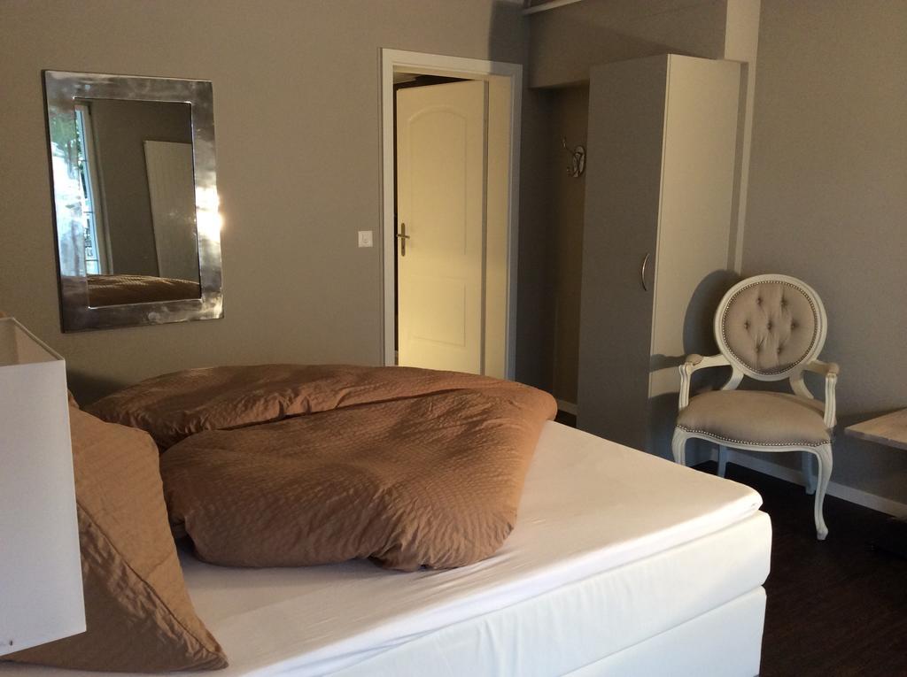 Landcafe Mit Mini Hotel Burgdorf Bagian luar foto