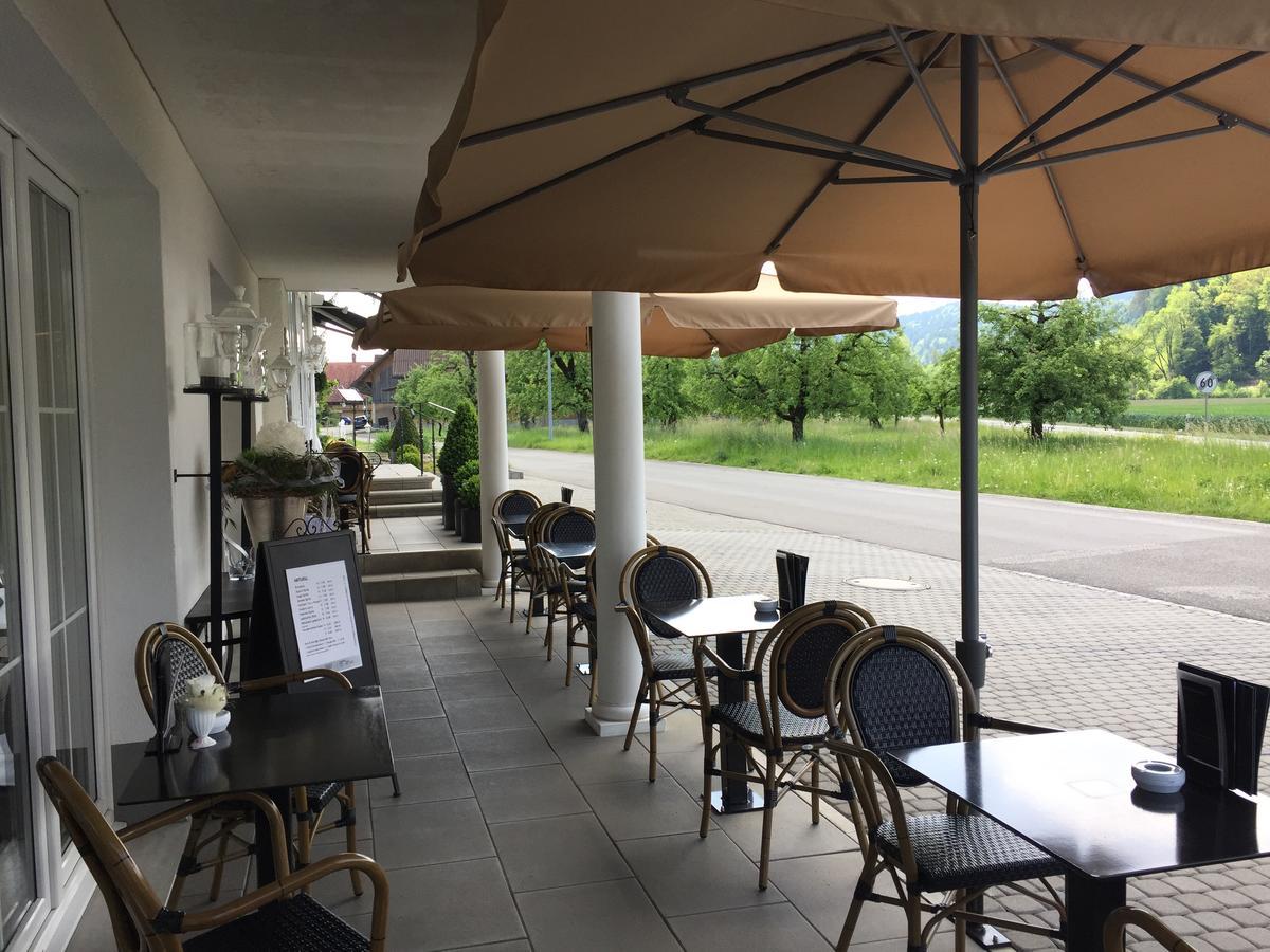 Landcafe Mit Mini Hotel Burgdorf Bagian luar foto